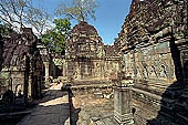 Preah Khan - courtyards with funerary chapels